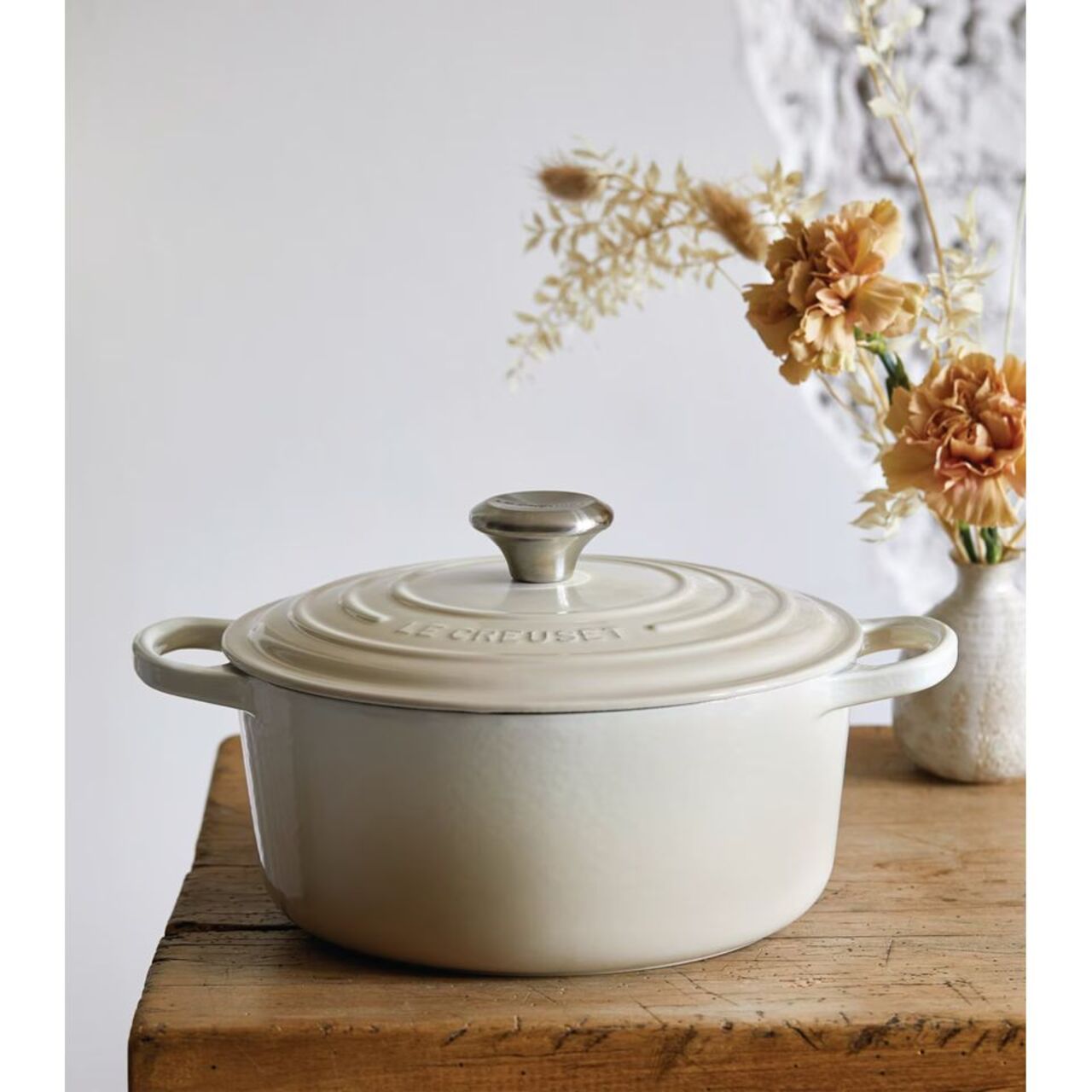Le Creuset Cast Iron Round Casserole Meringue, 22cm