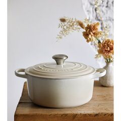 Le Creuset Cast Iron Round Casserole Meringue, 22cm