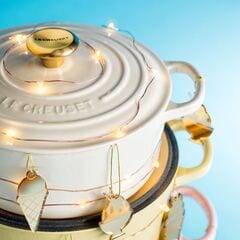 Le Creuset Signature Cast Iron Round Dutch Oven 26cm Crème