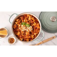 Le Creuset Signature Round Casserole Dutch Oven 26cm, Sea Salt