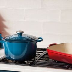 Le Creuset Signature Cast Iron Deep Round Dutch Oven 24cm Deep Teal