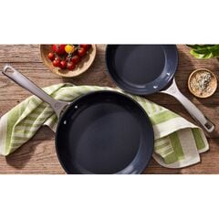 Le Creuset Essential Ceramic Non-Stick 24 & 28cm Fry Pans Set