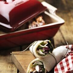 Le Creuset Stoneware Heritage Square Dish with Lid 23cm Cerise