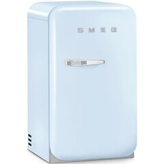 ثلاجة ومينيبار ومبرد بتصميم من الخمسينيات باللون الازرق الباستيل من تشكيلة سميج