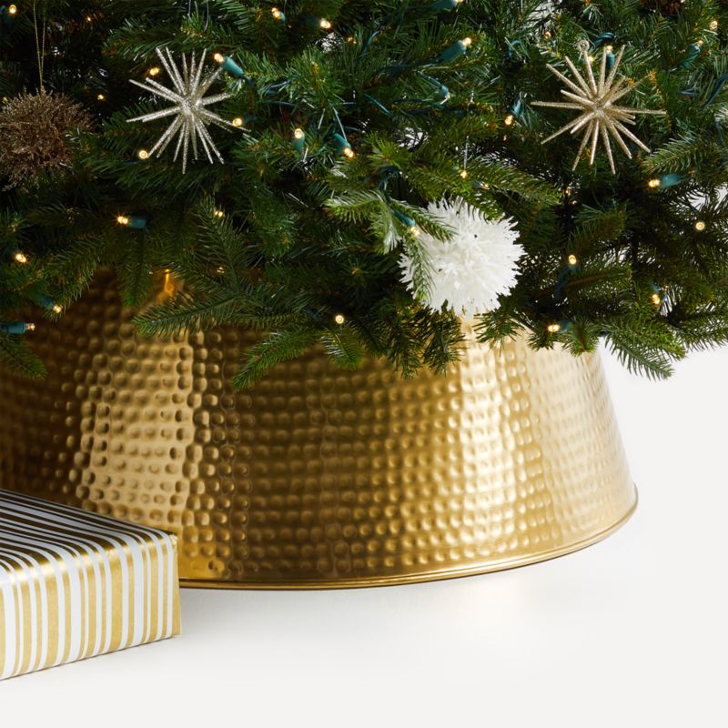 tree-skirts,-collars-&-toppers-23064 BashGoldTreeCollarSSF20_CN