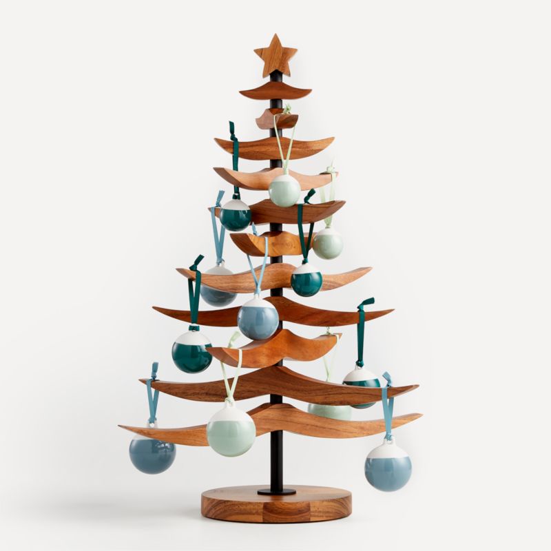 holiday-trends-we-love-23055 TenenbaumOrnamentTreeLrgAVSSF20_CN