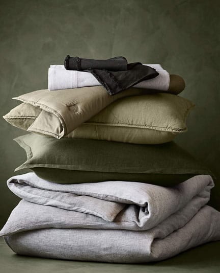 cat-bedroom-bedding.jpg