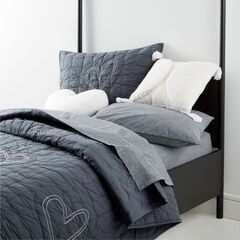 500639_CNB CharHeartOrgQltBeddingFSSS22