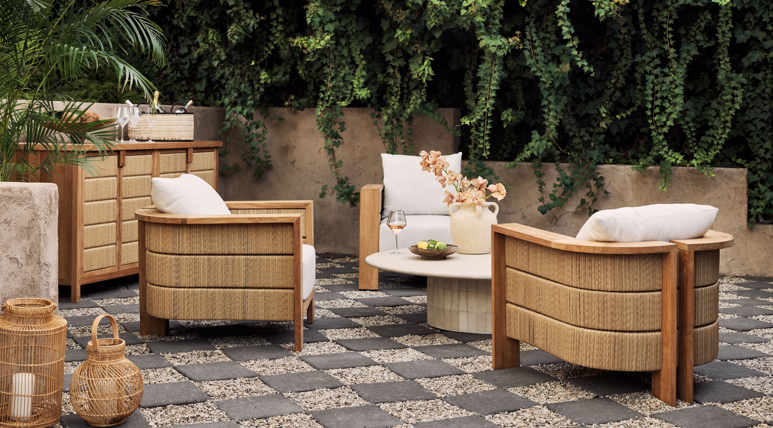 dCB-Outdoor.jpg